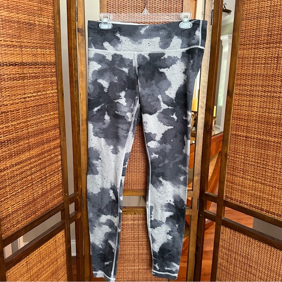 Lululemon Wunder Under Floral Platoon Silver Spoon Ambient Grey Silver Spoon 10 - Picture 1 of 7